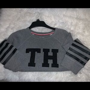 Size M Tommy sweater